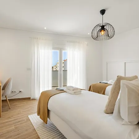 106 - Follow, Follow The Sun Apartment Ferrel (Leiria)
